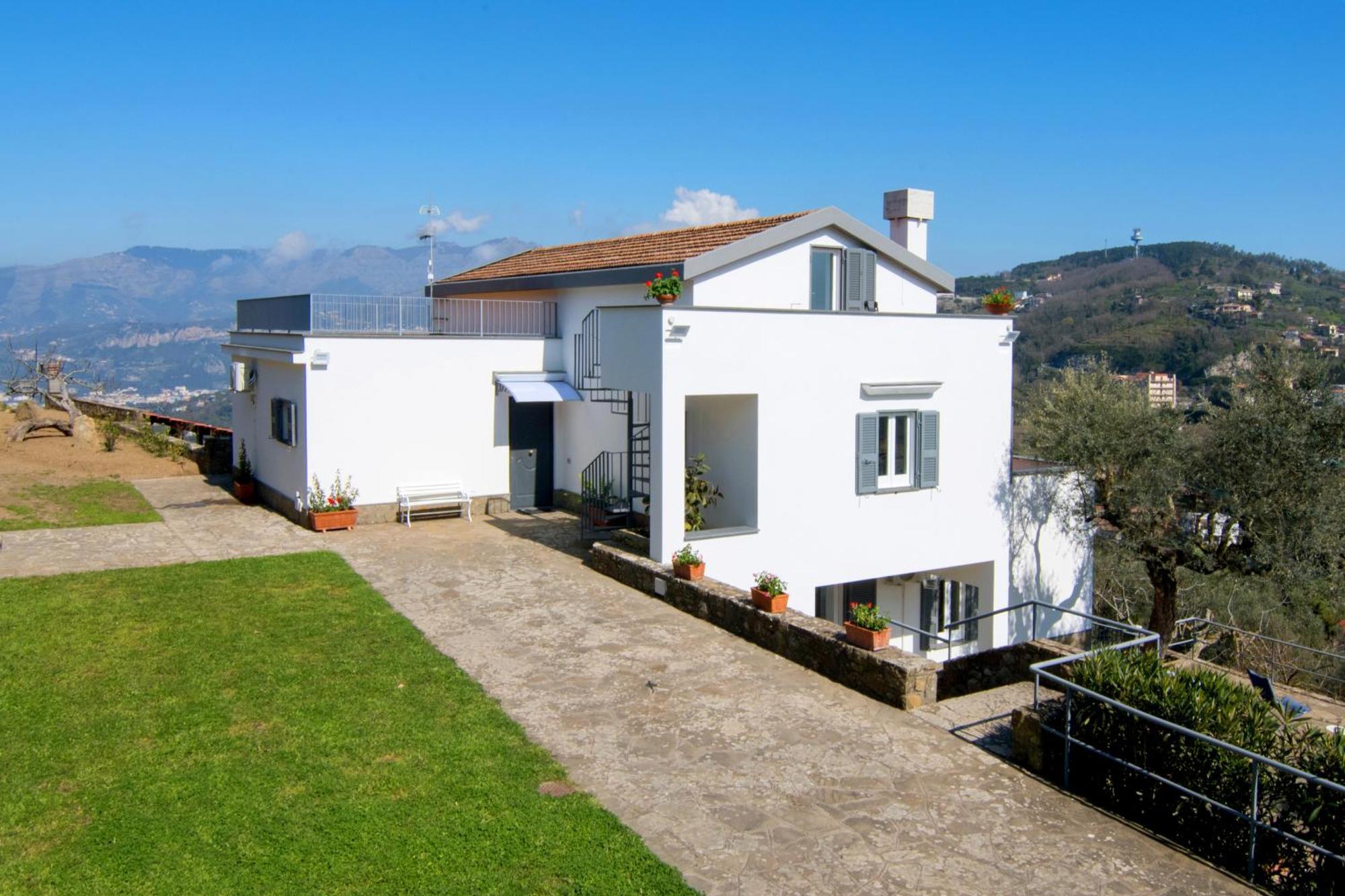 Villa Dei Golfi Sant'Agata sui due Golfi Exterior photo